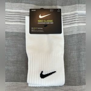 NWT Nike White Soccer Socks Size Medium